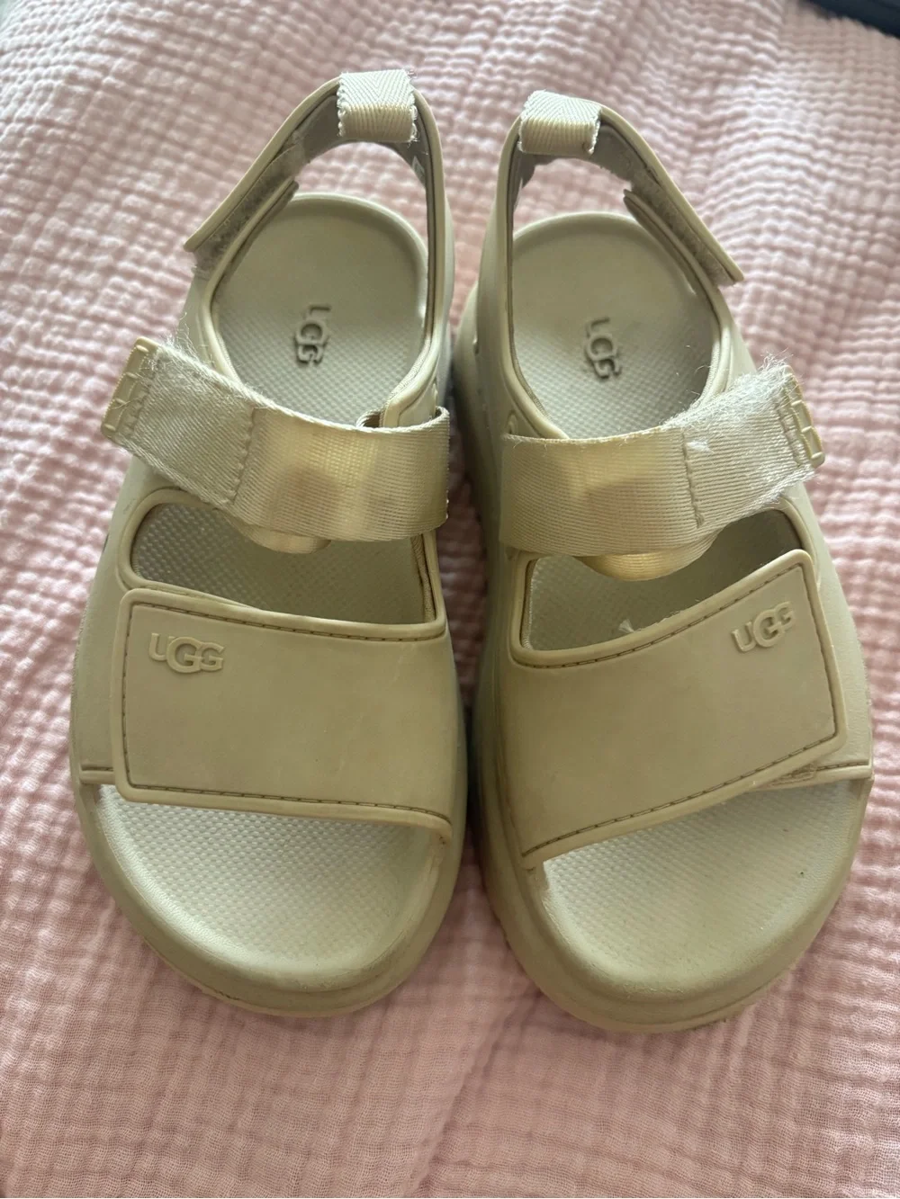 UGG Kids Sandal in Light Beige with Hook-and-Loop Straps
